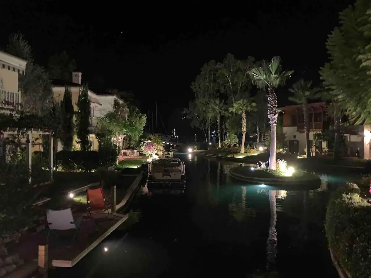 Sea Canal Townhouse غوجيك 0*,