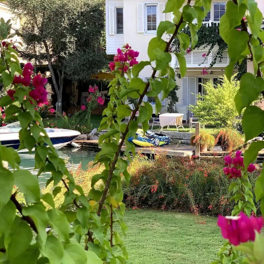 Sea Canal Townhouse غوجيك